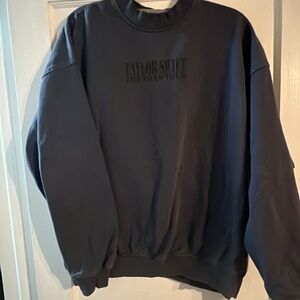 Taylor Swift The Eras Tour Crewneck Sweatshirt – Dark Gray – Size Medium